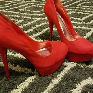Red pumps